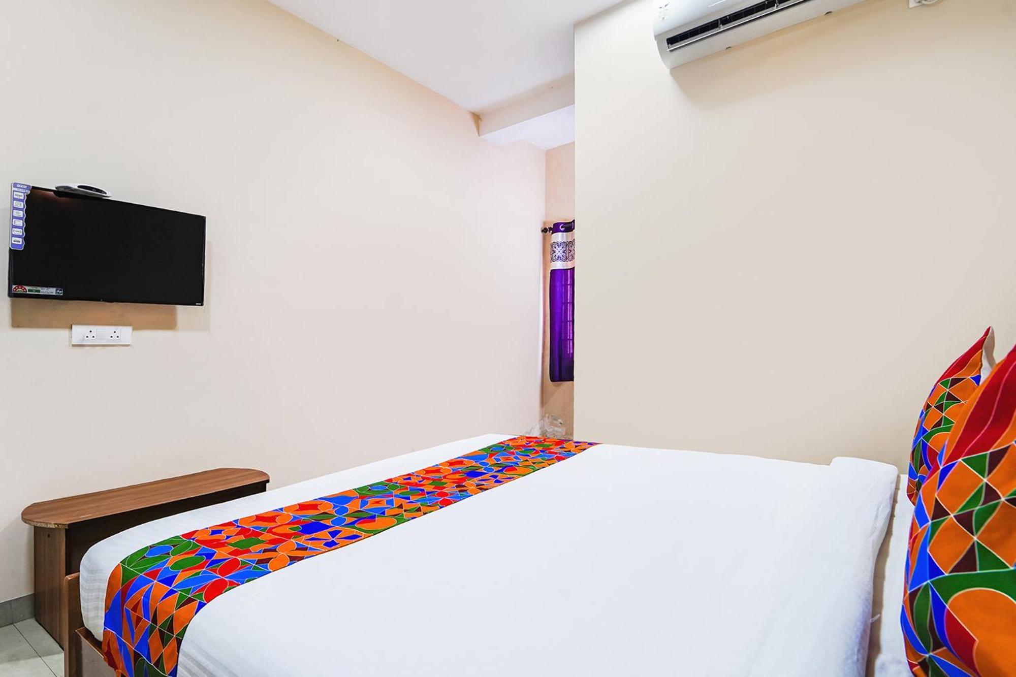 Fabexpress Uv Residency - 700M From Coimbatore International Airport Irugur Kültér fotó