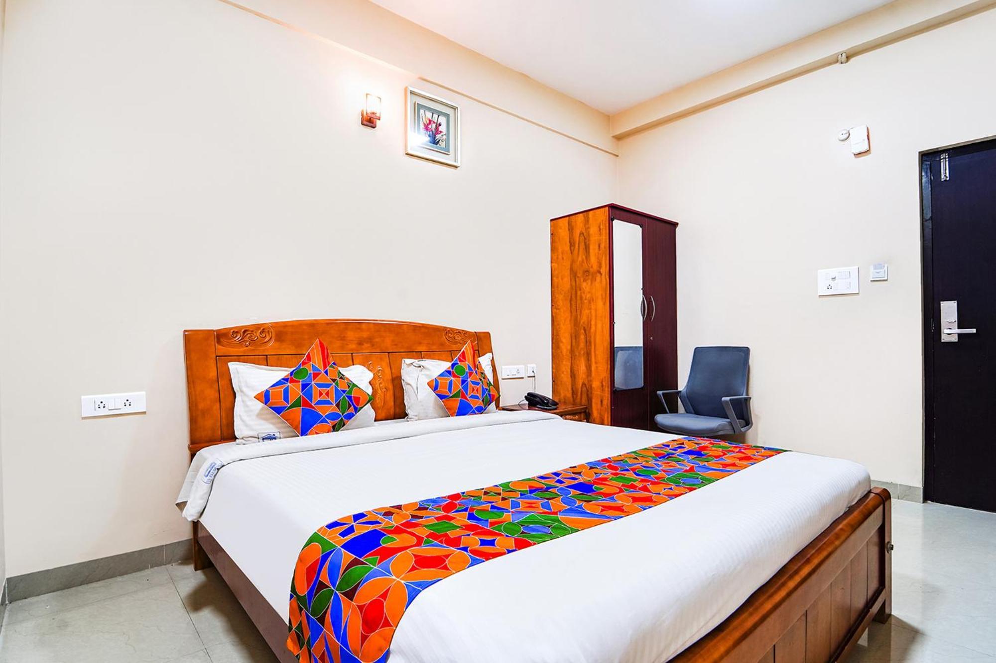 Fabexpress Uv Residency - 700M From Coimbatore International Airport Irugur Kültér fotó