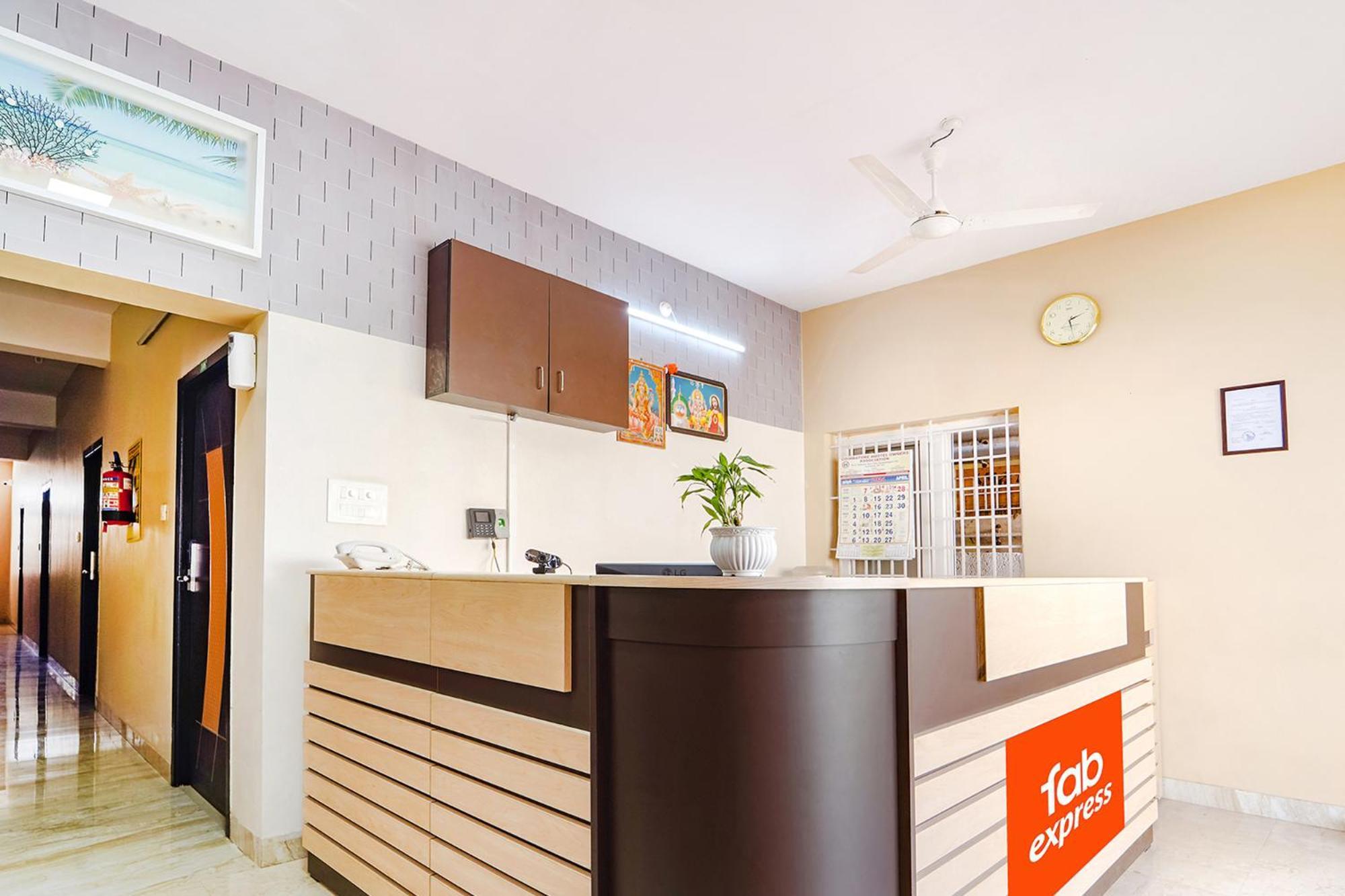 Fabexpress Uv Residency - 700M From Coimbatore International Airport Irugur Kültér fotó